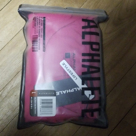 COPY - Alphalete Fuchsia long sleeve scoop neck - Picture 2 of 6
